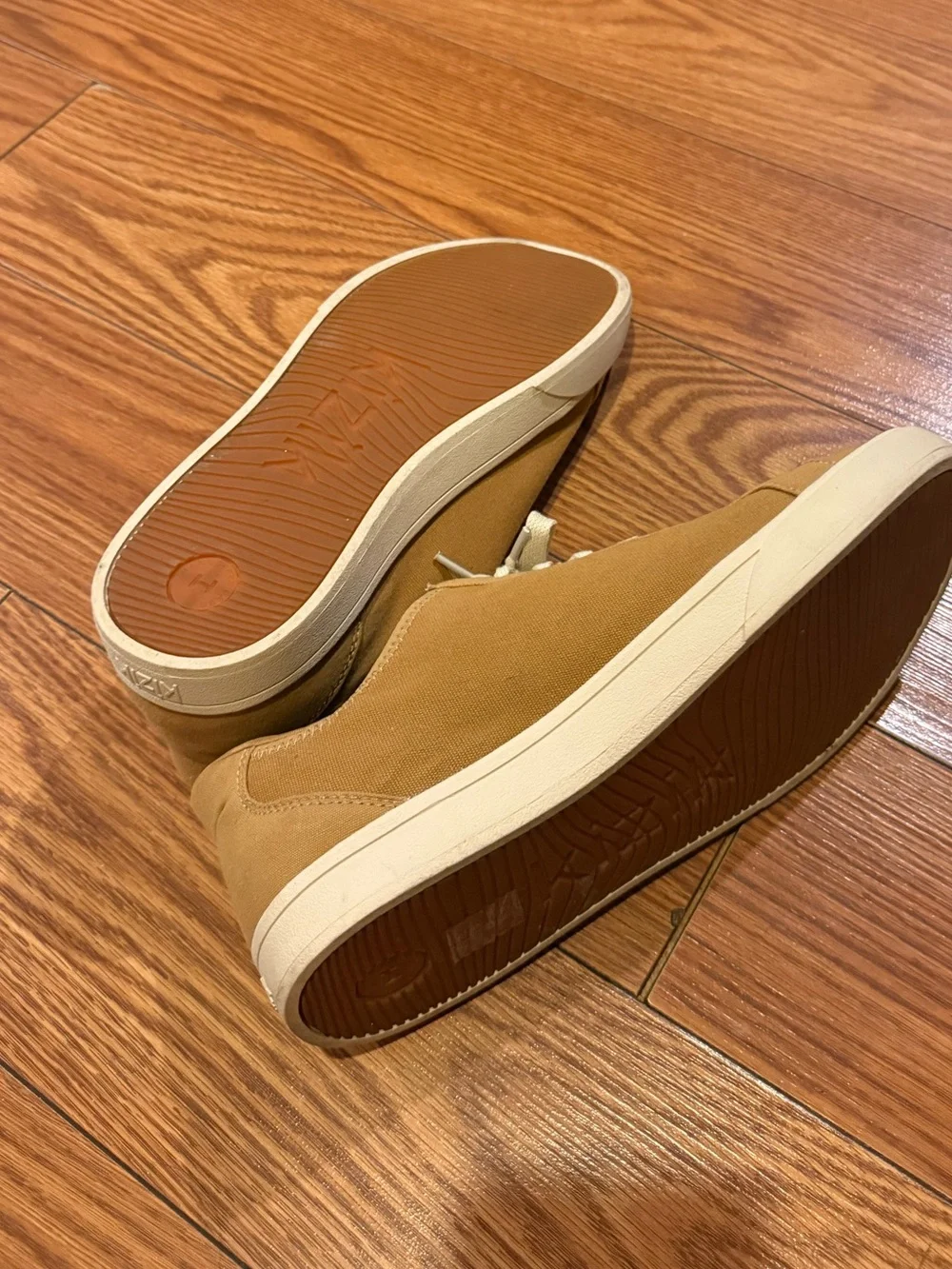 Kizik Tan Brown Canvas Low Top Sneakers Neutral Casual Walking Shoes Womens 10